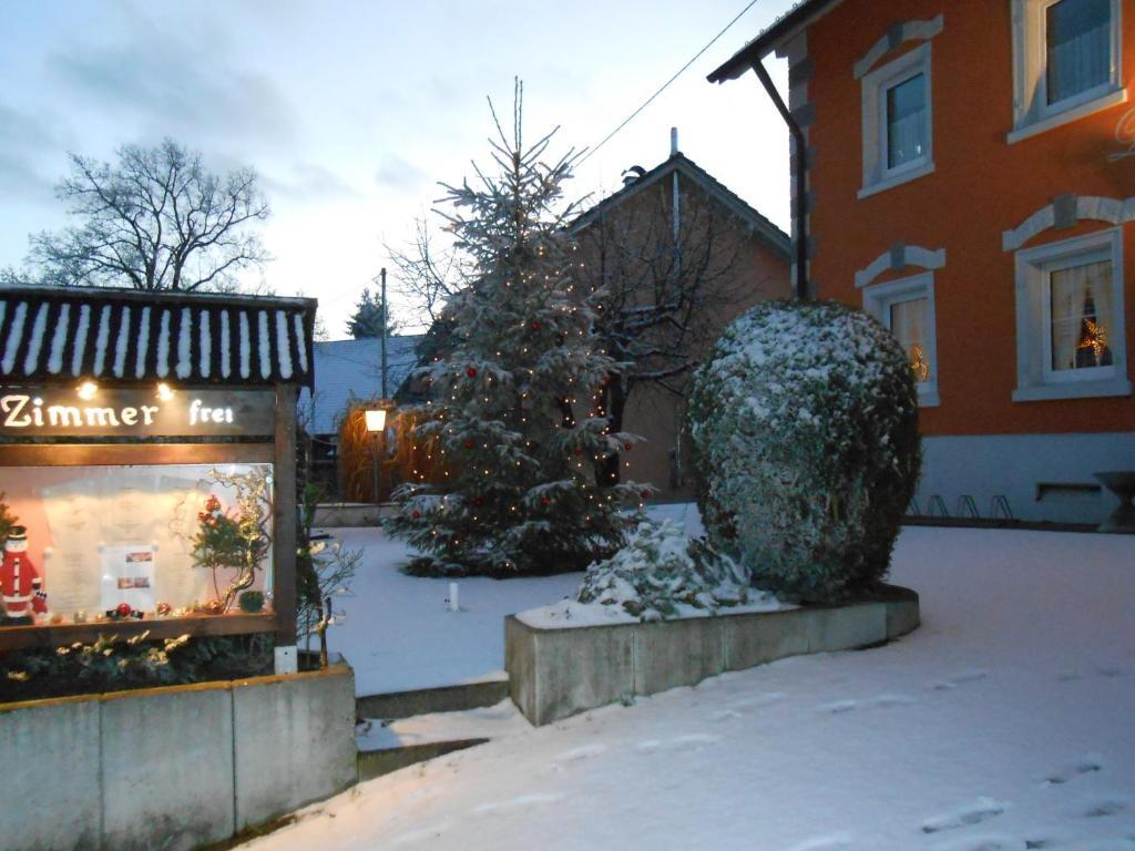 Landgasthof Schutzen Hotel Tengen ภายนอก รูปภาพ